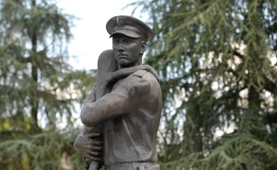 Споменик Херојима палим за Србију 4.jpg