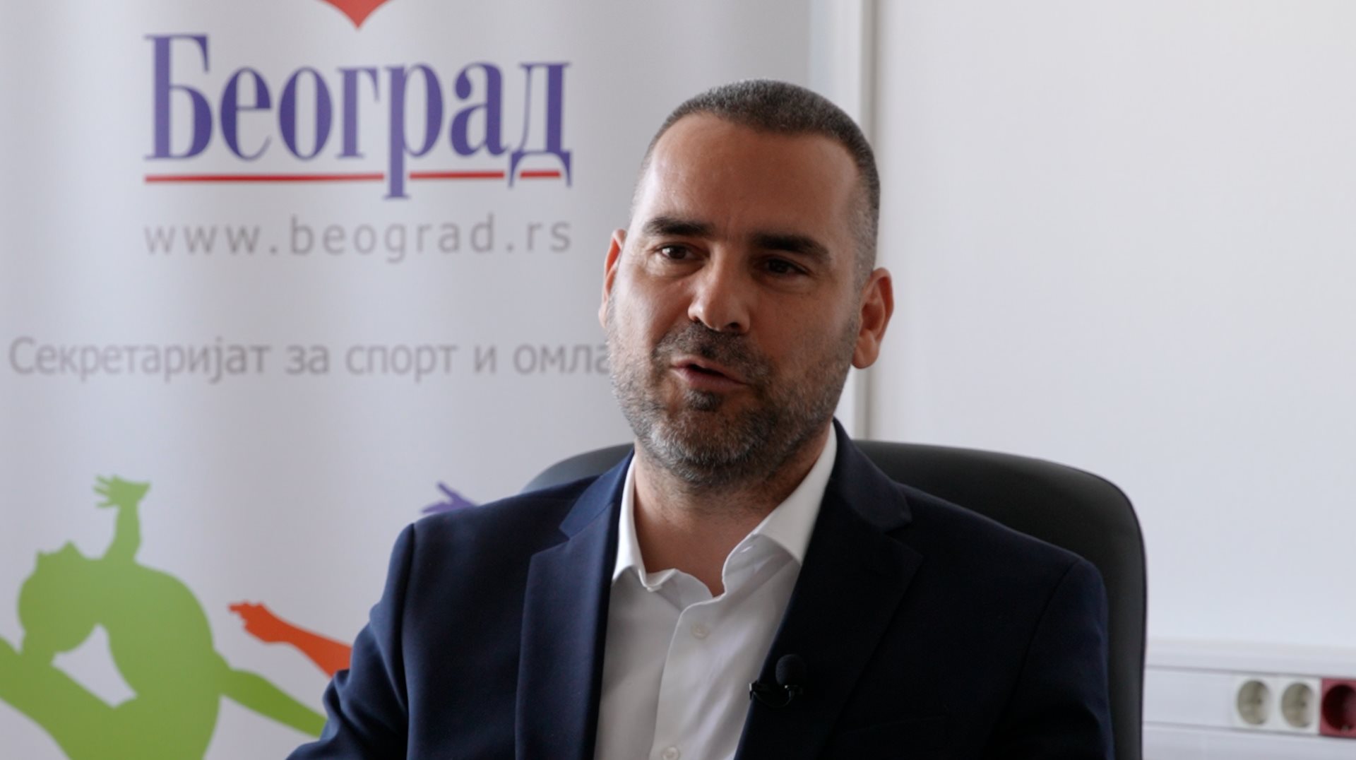 Град Београд и Секретаријат за спорт предано раде за неке нове балконе 9x16.00_00_13_17.Still077.jpg